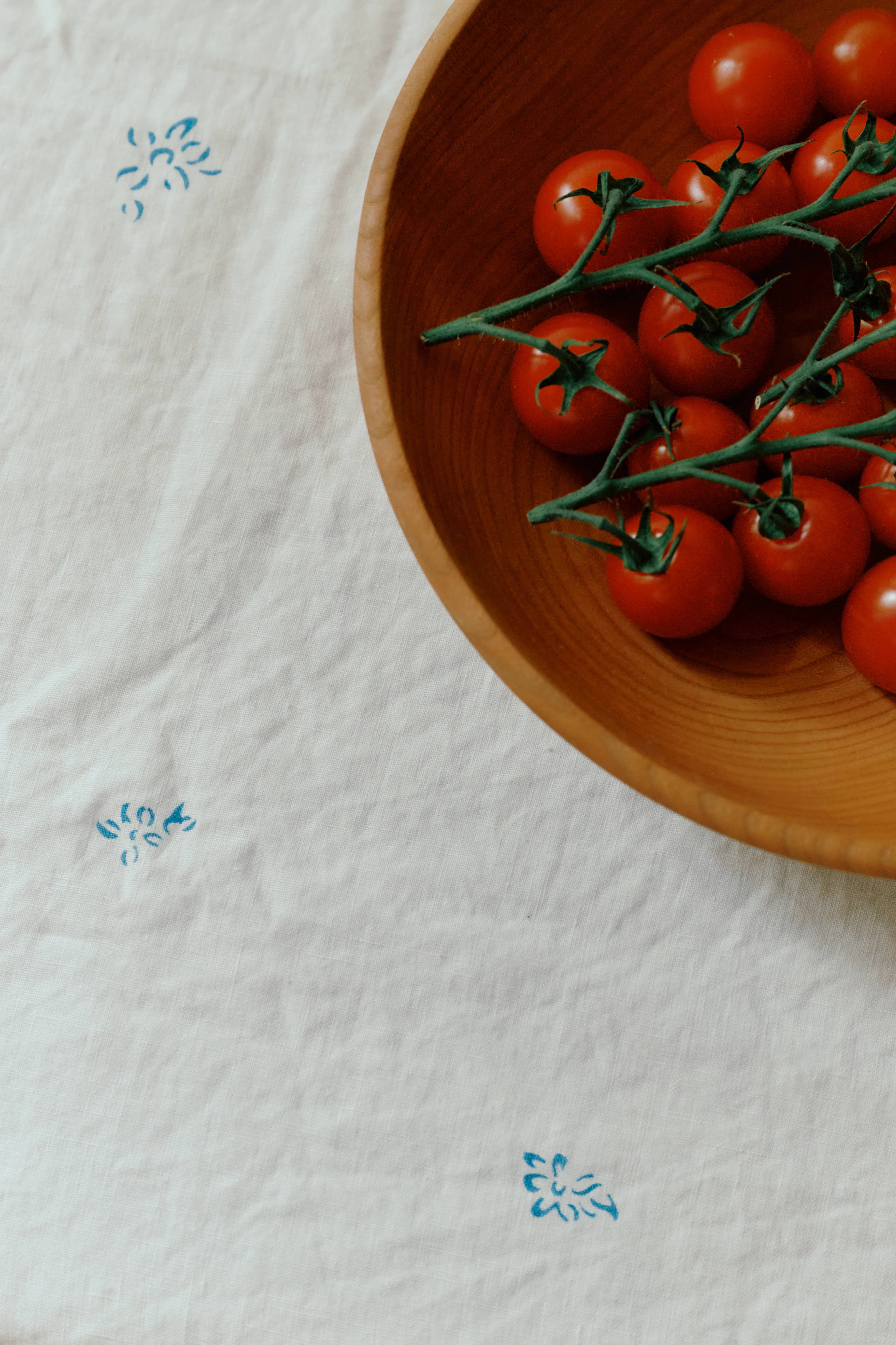 Falling Flower Linen Tablecloth - Image 2