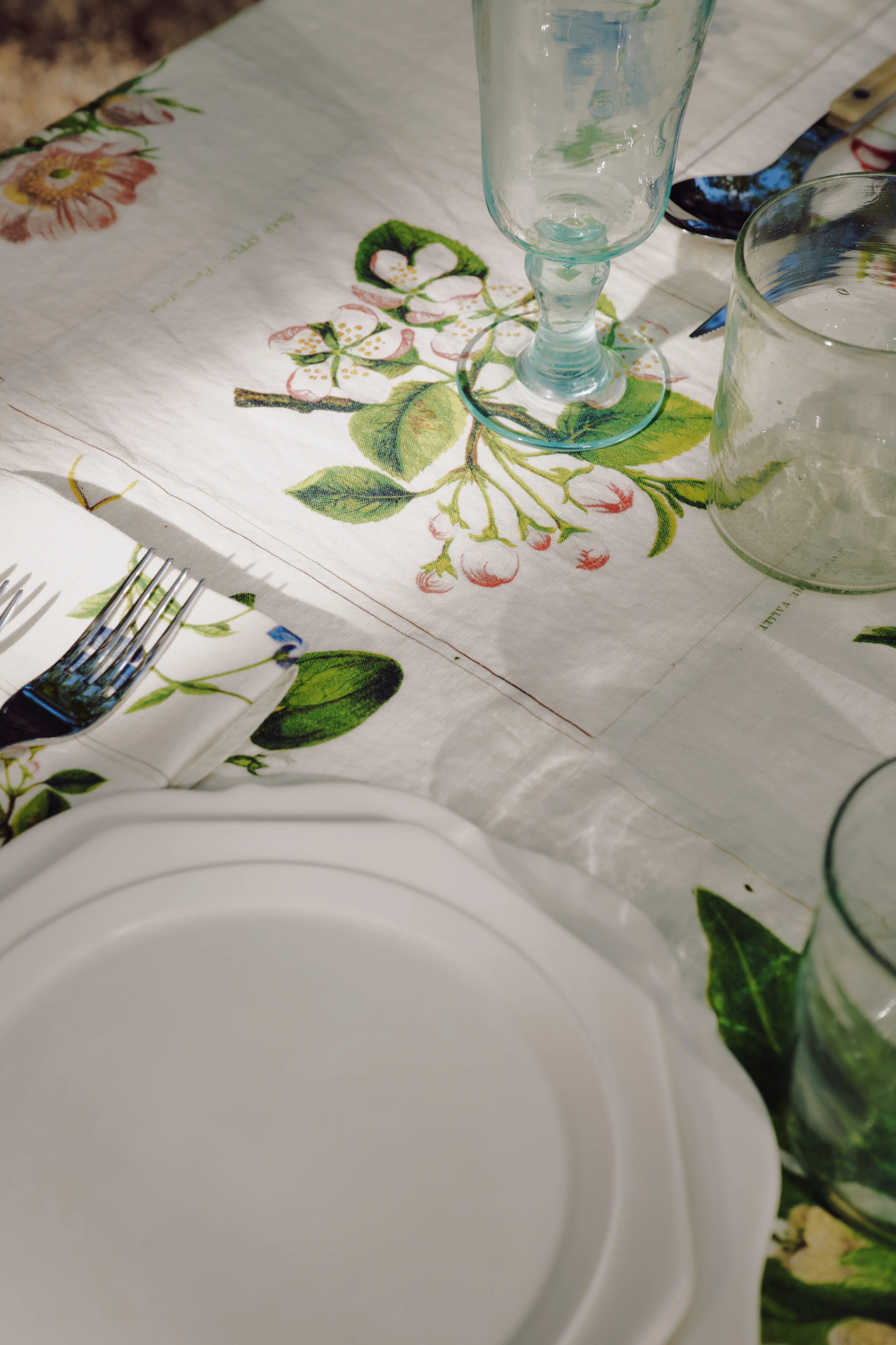 John Derian Botanical Tiles Tablecloth - Image 2