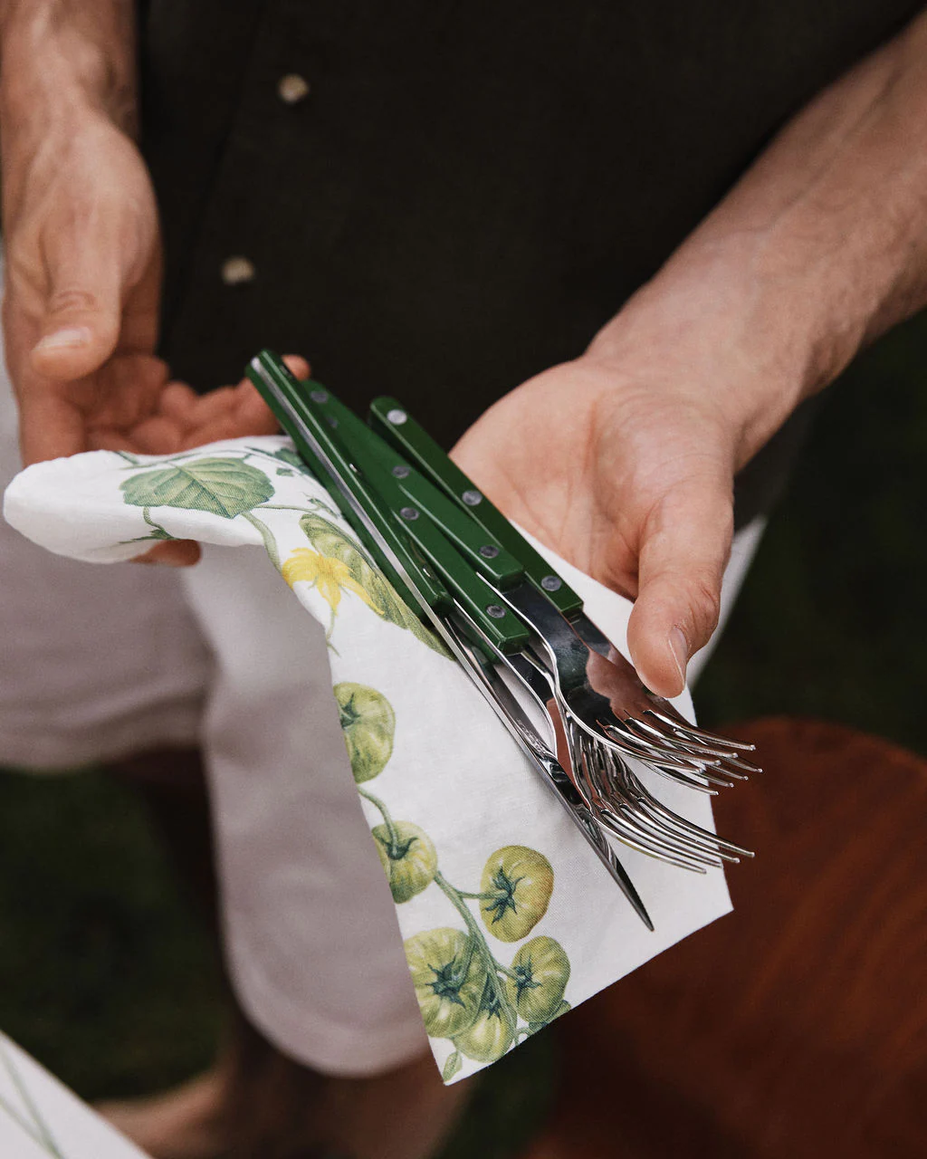 Tomate Verte Linen Napkin, Set of 6 - Image 2